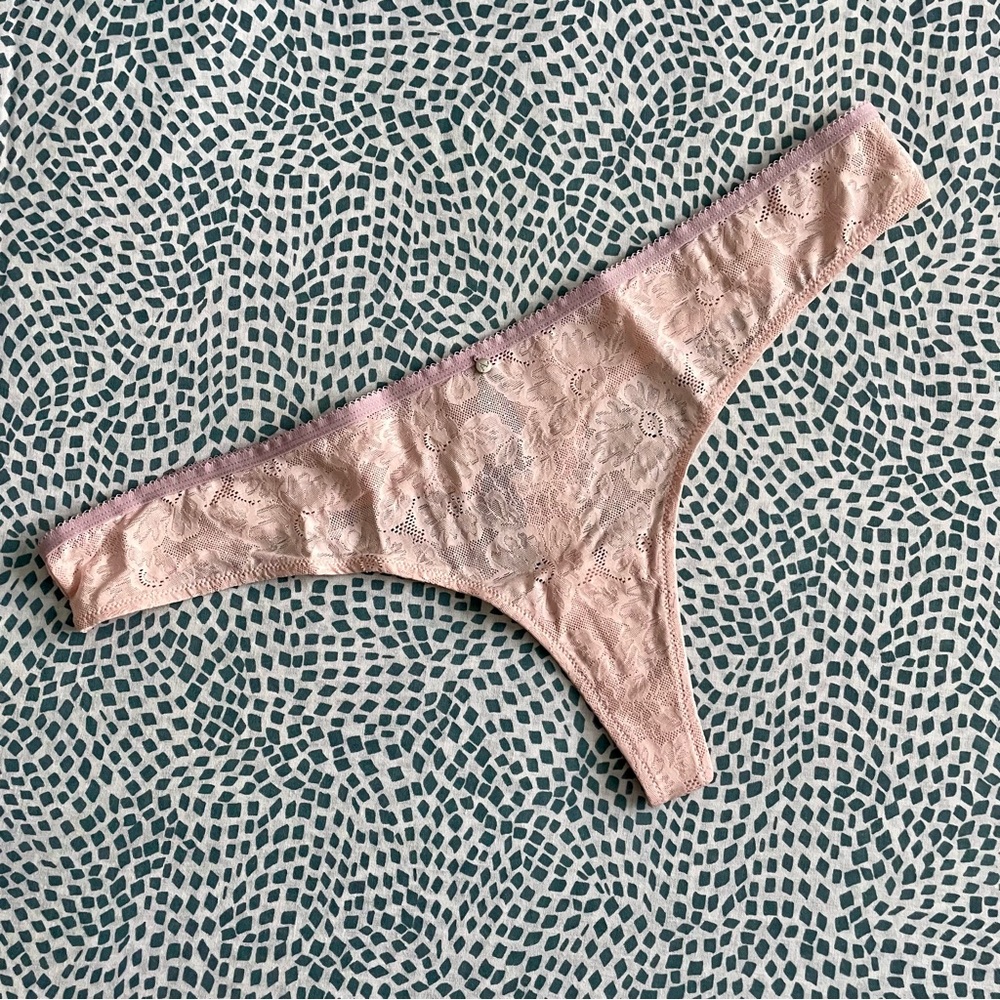 NWT 2 Pairs Adore Me Peachy Pink Lace Thong Underwear Perforated Floral Design
